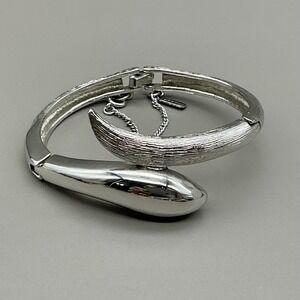 Monet Bracelet Vintage Silver Tone Textured Bypass Hinged Safety Chain 6.5"